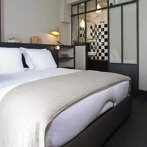 1er Etage Marais *** פריז