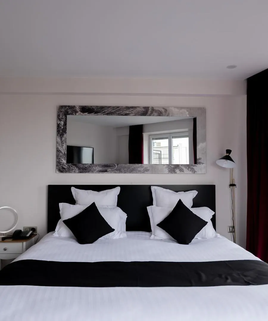Hotel Le Chat Noir Paris
