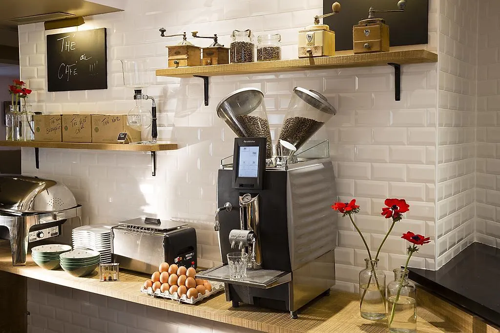 ****  Hotel Le Chat Noir Paris França