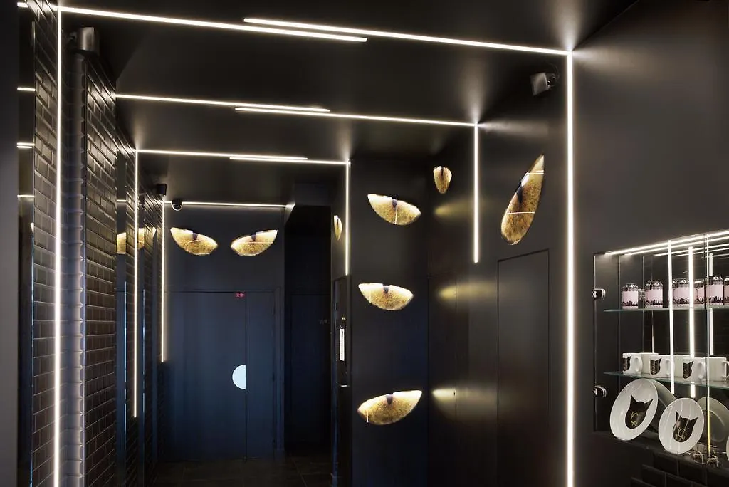 Hotel Le Chat Noir Paris